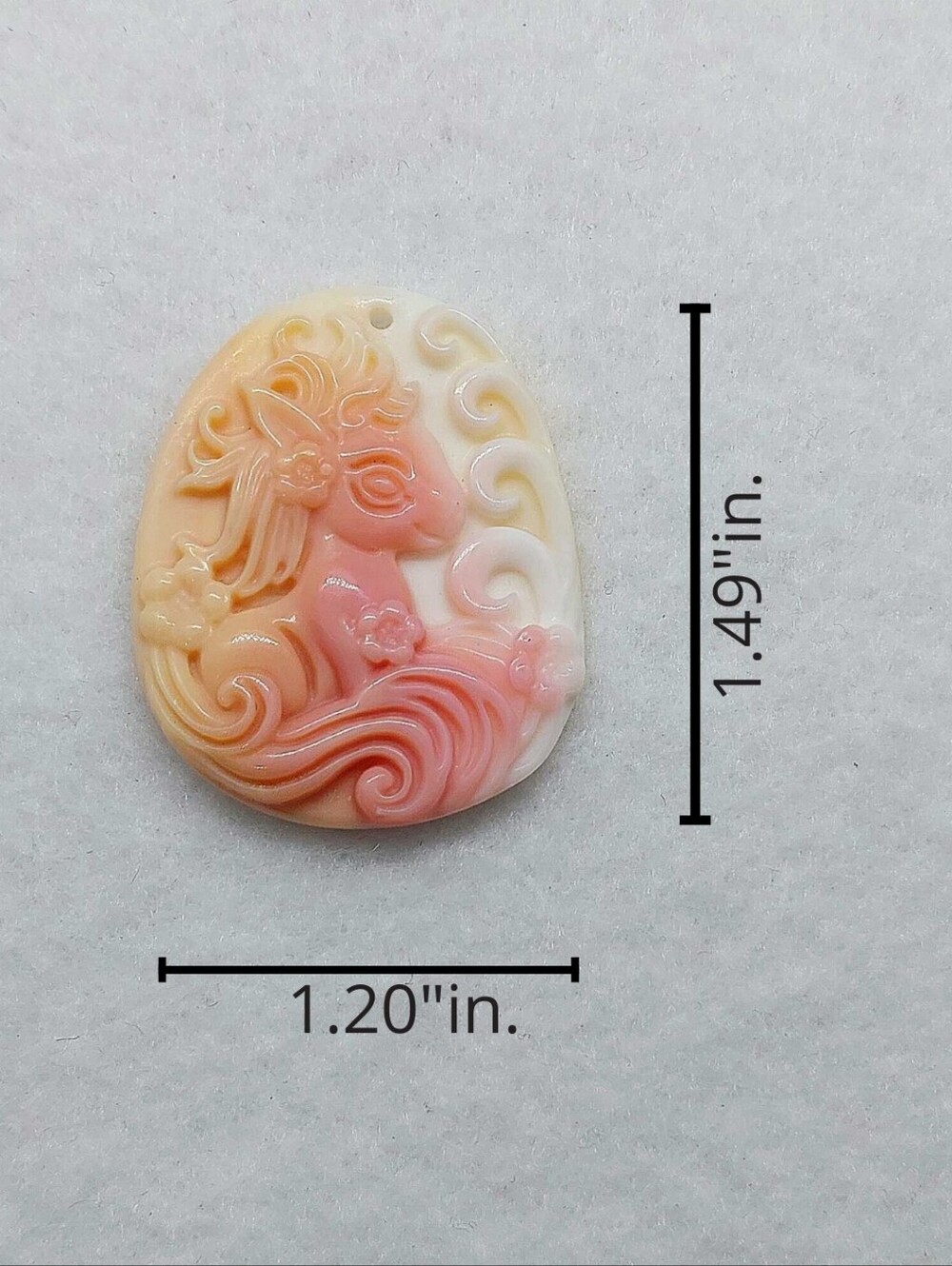 🐚 HQ Queen Conch "Natural" Handcarved Unicorn Shell Pendant - Picture 3 of 3
